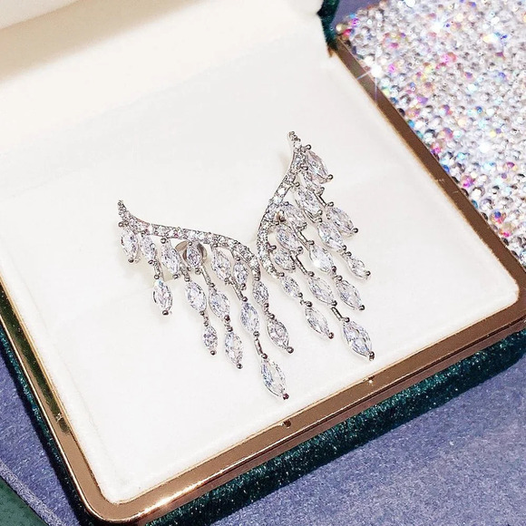 💥 Trendy Elegant Earring for Women CZ Jewelry Wing Shaped Crystal, HA4522 - Picture 5 of 6